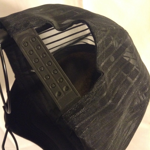 Trucker Snap Back Hat Eyes Nose White Black NEW - Picture 8 of 8